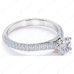 Bague solitaire ronde brillante de 1,20 TCW avec accents en moissanite 10K pour femme